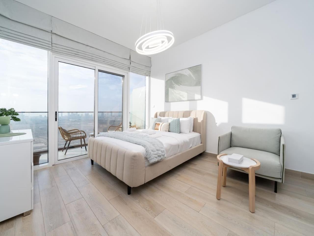 Apartment Elegant In Bloom Jvc With High-end Finishes